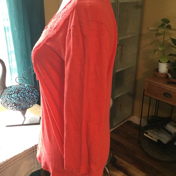 Eddie Bauer 3/4 sleeve , 1/4 button front t-shirt - Picture 5 of 5